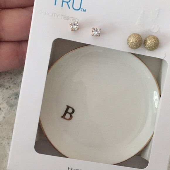 Time & Tru 2 Stud Earring set with Letter (B) trinket bowl - Picture 1 of 3